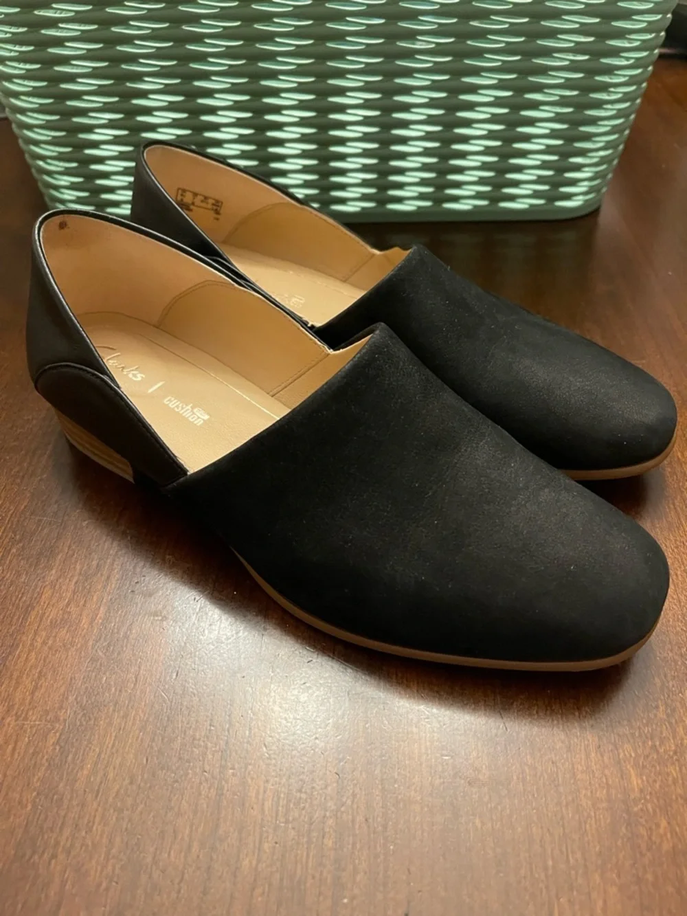 Clarks Women's Pure Tone Black Dressy Flats, SZ 7